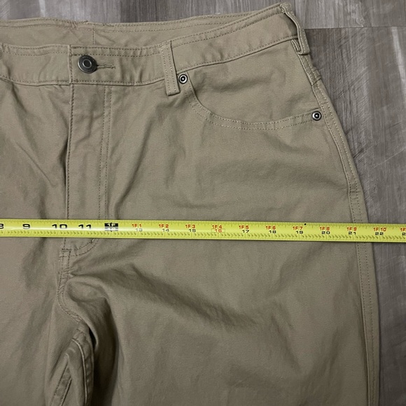 Duluth 14x33 work pants women’s tan - Picture 6 of 8